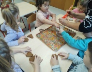 PIECZEMY PIERNIKI