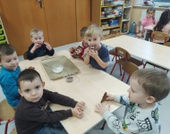 PIECZEMY PIERNIKI
