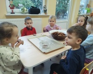 PIECZEMY PIERNIKI