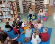 Lekcja wielkanocna w Bibliotece Publicznej w Krzemieniewie