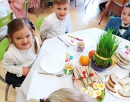 ZAJĄCZEK I ŚNIADANKO WIELKANOCNE W PRZEDSZKOLU