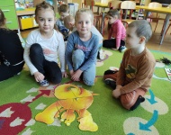TYDZIEŃ Z DINOZAURAMI