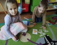 TYDZIEŃ Z DINOZAURAMI