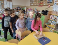 TYDZIEŃ Z DINOZAURAMI