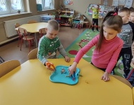 TYDZIEŃ Z DINOZAURAMI