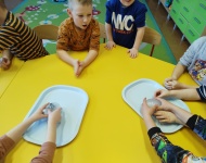 TYDZIEŃ Z DINOZAURAMI