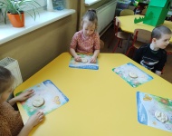 TYDZIEŃ Z DINOZAURAMI