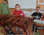 Motylki poznają instrumenty