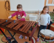 Motylki poznają instrumenty
