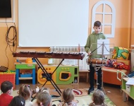 Motylki poznają instrumenty