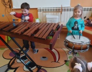 Motylki poznają instrumenty
