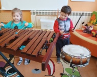Motylki poznają instrumenty
