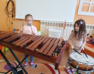 Motylki poznają instrumenty
