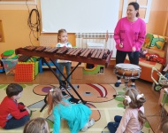 Motylki poznają instrumenty