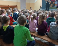 DZIEN TEATRU - TEATRZYK HERBI W PRZEDSZKOLU