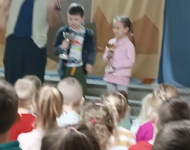DZIEN TEATRU - TEATRZYK HERBI W PRZEDSZKOLU