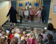 DZIEN TEATRU - TEATRZYK HERBI W PRZEDSZKOLU