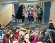 DZIEN TEATRU - TEATRZYK HERBI W PRZEDSZKOLU