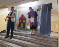 DZIEN TEATRU - TEATRZYK HERBI W PRZEDSZKOLU
