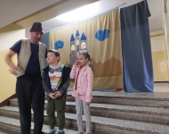 DZIEN TEATRU - TEATRZYK HERBI W PRZEDSZKOLU