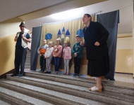 DZIEN TEATRU - TEATRZYK HERBI W PRZEDSZKOLU