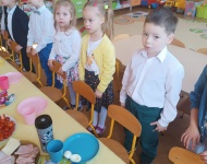 WIELKANOCNE ŚNIADANKO I POSZUKIWANIE KOSZYCZKÓW