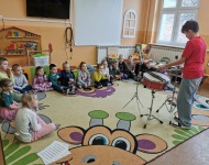 Uczymy się grać na instrumentach
