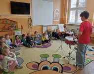 Uczymy się grać na instrumentach