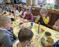 Śniadanko Wielkanocne i szukanie zajączka 