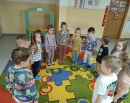 W ŚWIECIE FIGUR GEOMETRYCZNYCH